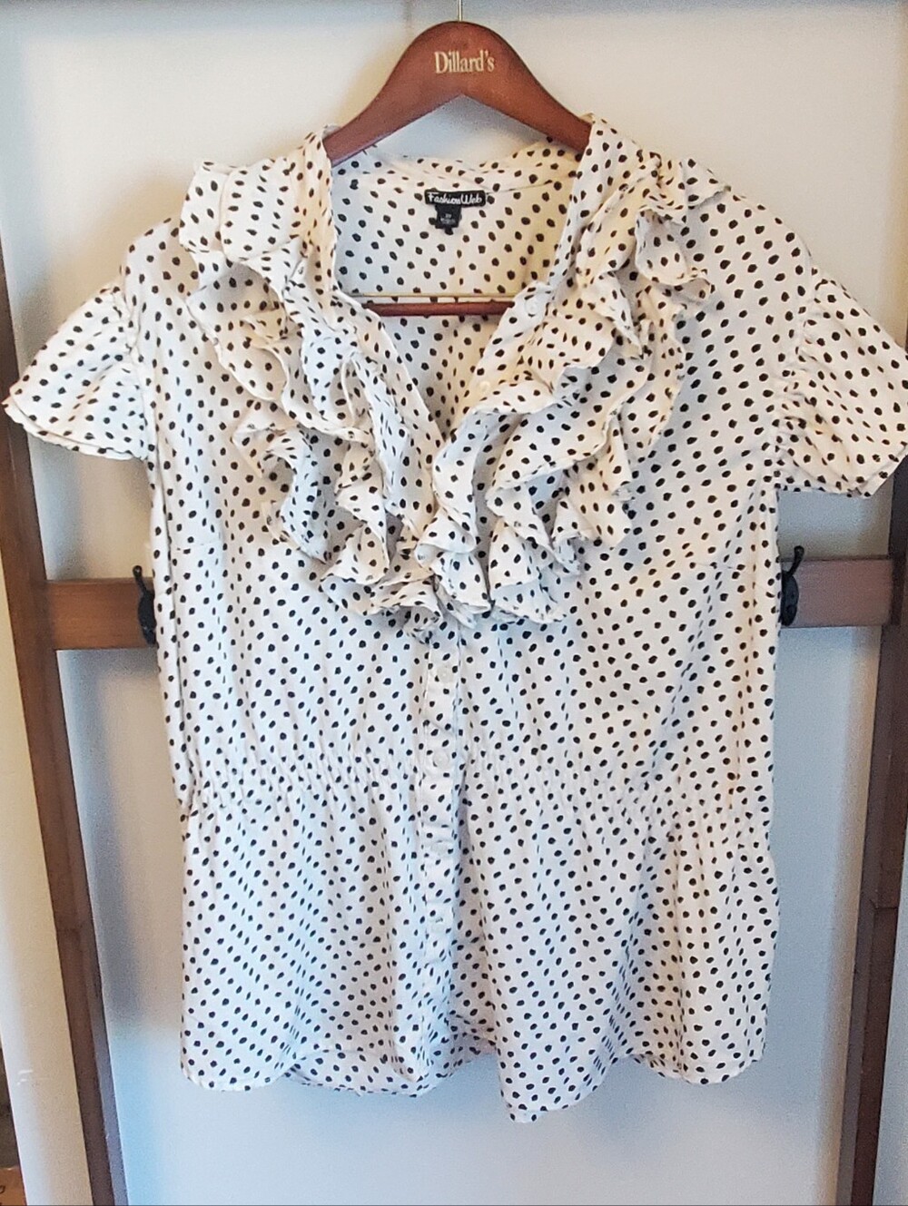 FashionWeb 3x Cream Blouse with Black Polka Dots and Ruffle V-Neck Button Front